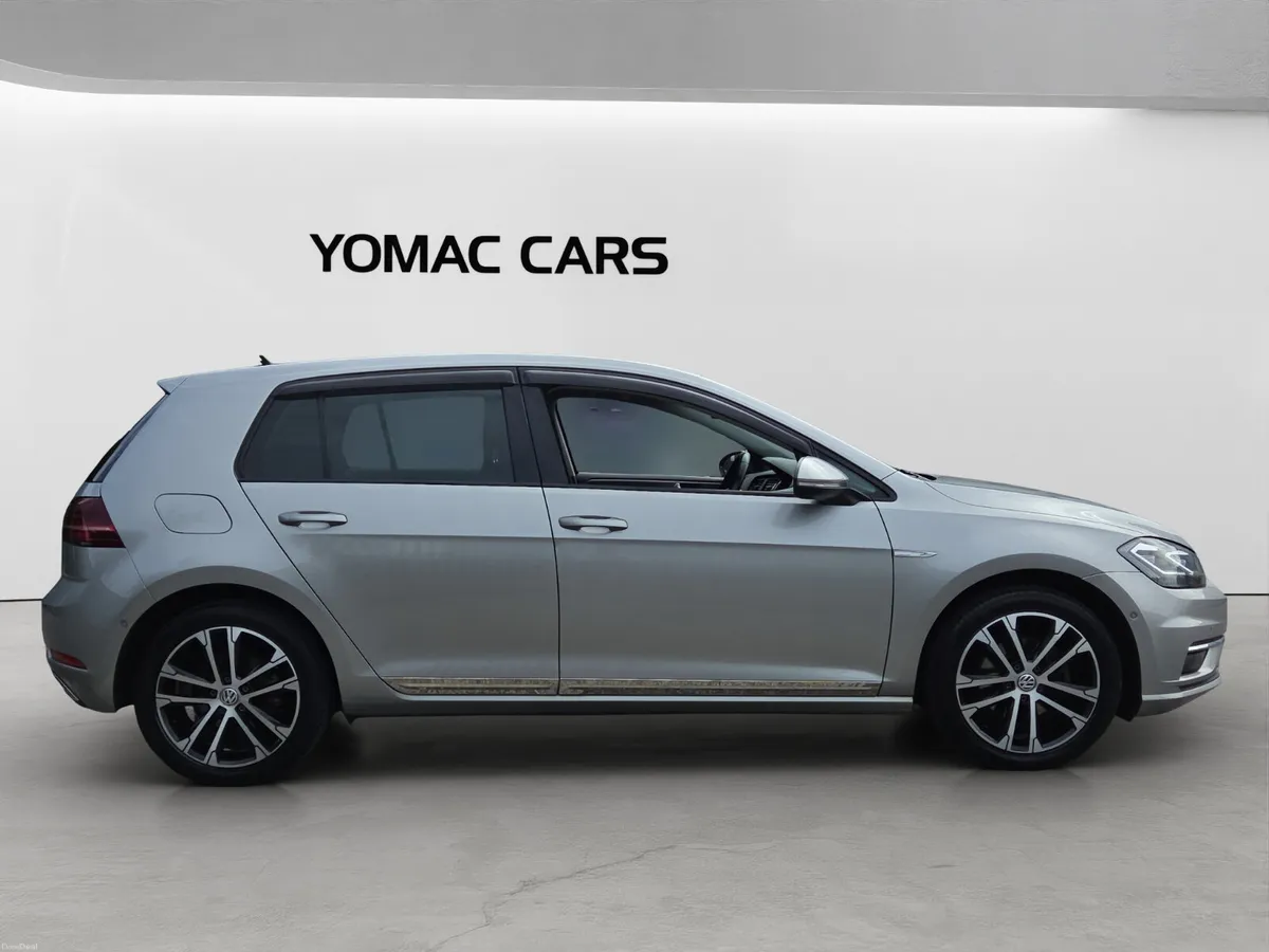 VOLKSWAGEN GOLF 2.0 TDI AUTO - LOW MILEAGE - Image 2