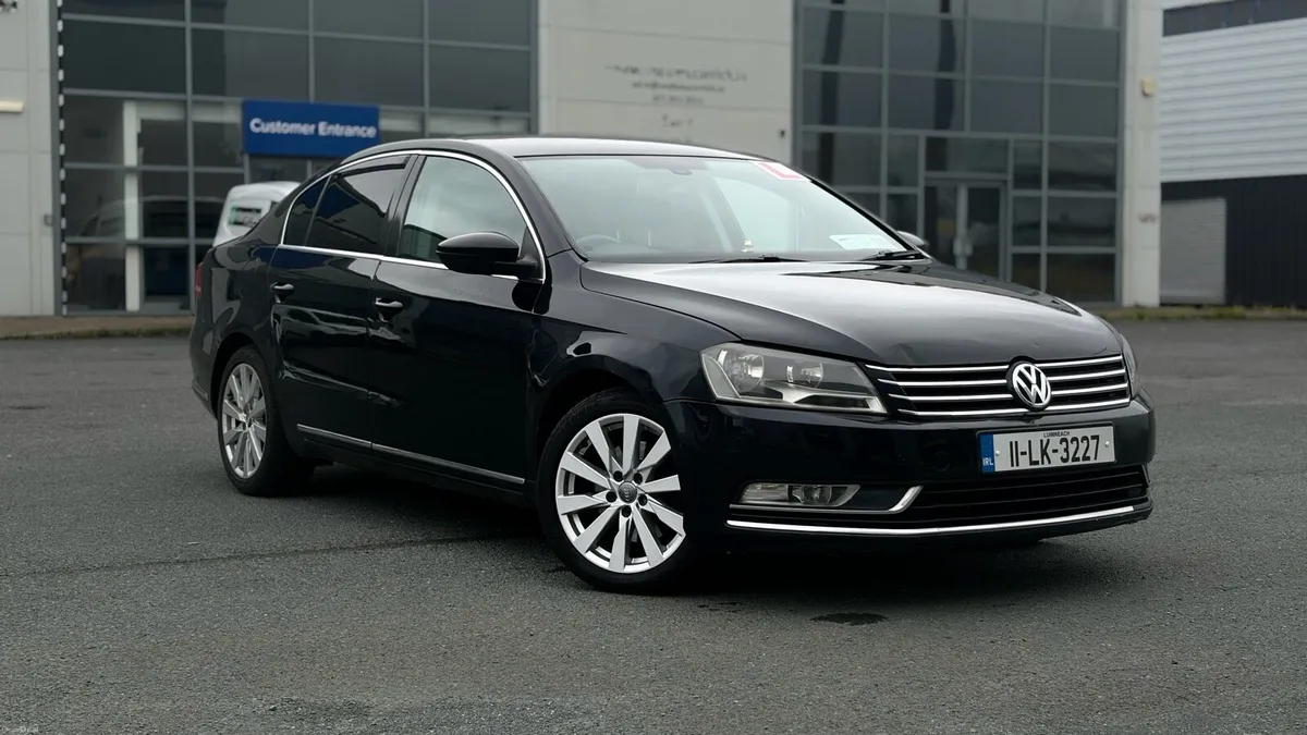 2011 VW Passat 2.0 TDI BlueMotion - Image 2