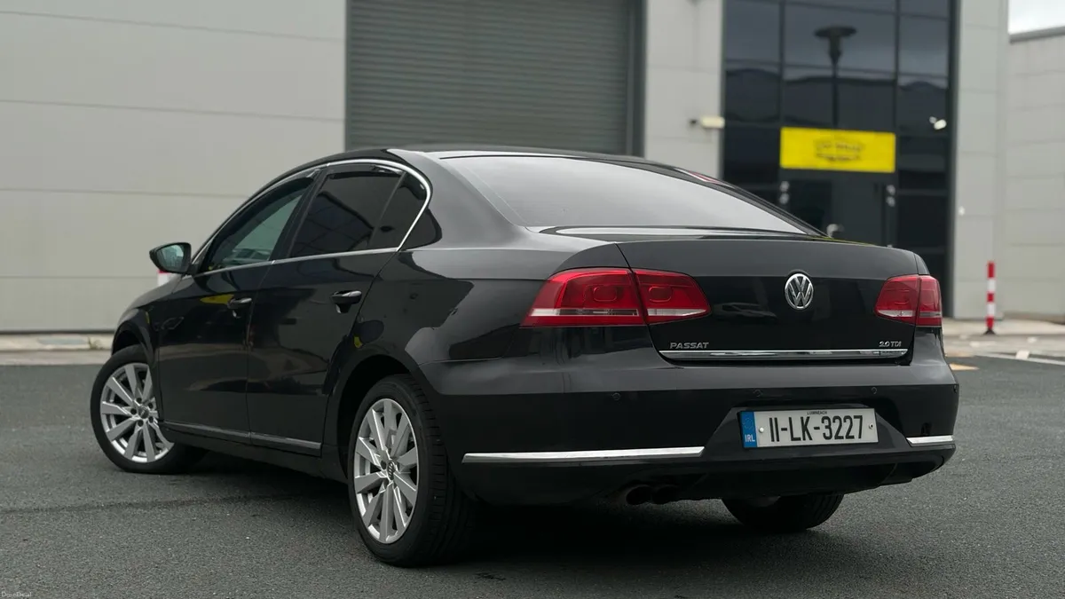 2011 VW Passat 2.0 TDI BlueMotion - Image 3