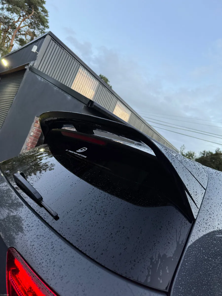 2023 VOLKSWAGEN GOLF 2.0 TDI R LINE AUTO - Image 6