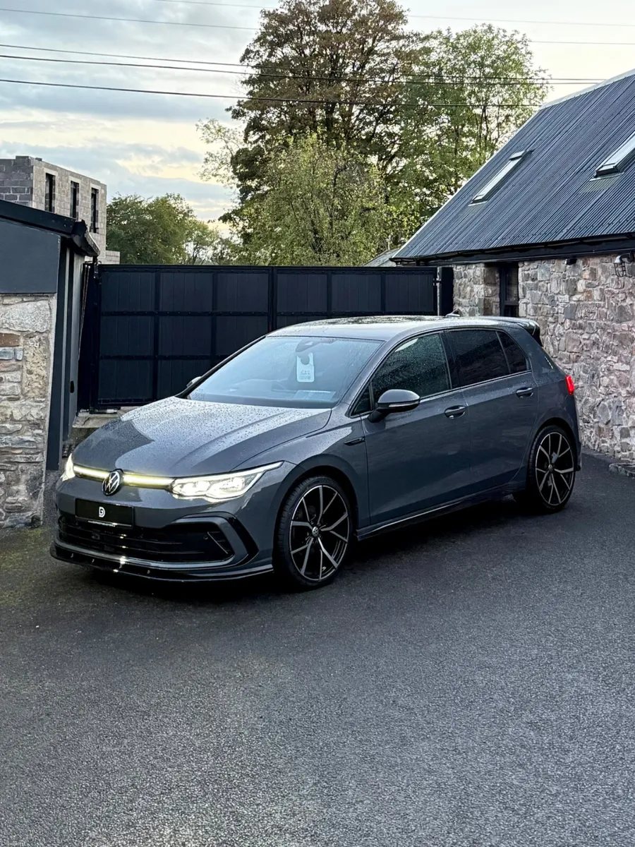 2023 VOLKSWAGEN GOLF 2.0 TDI R LINE AUTO - Image 3