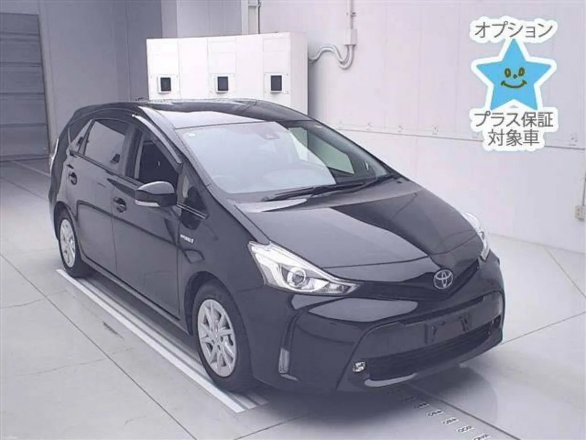 Toyota Prius Alpha - Image 1