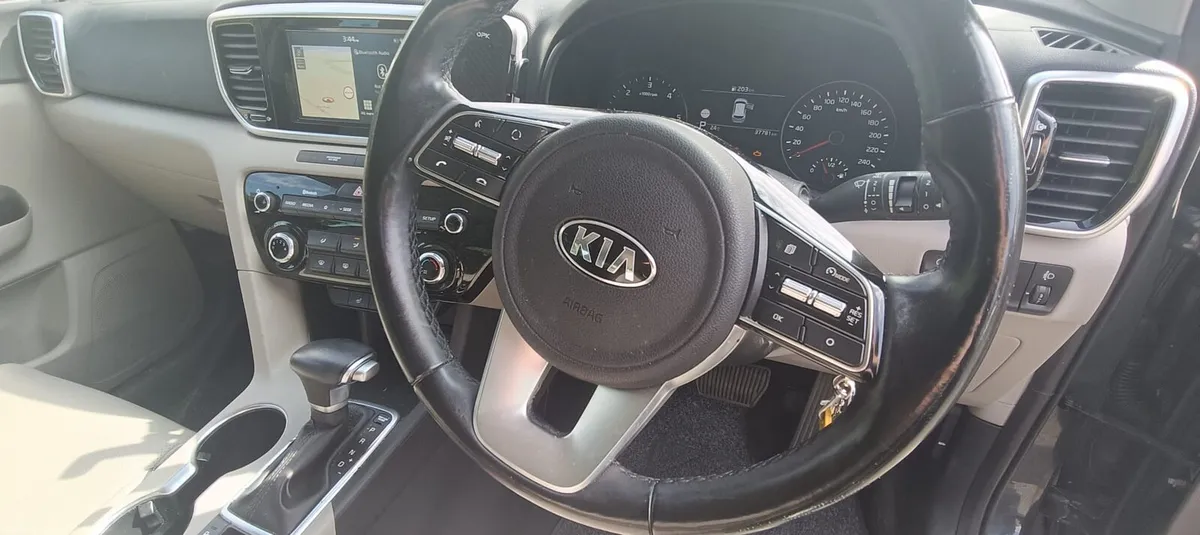Car - Image 6