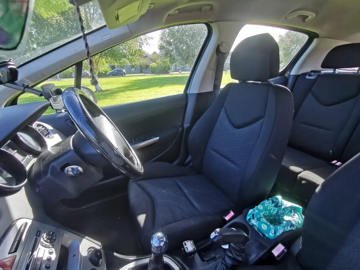 Car - Image 3