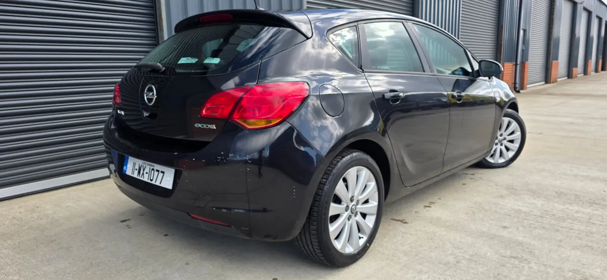 Opel Astra 2011 - Image 6