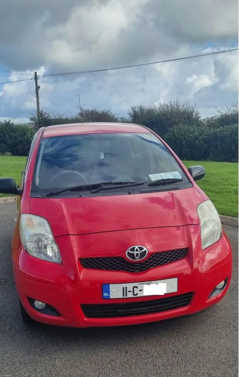 Toyota Yaris 2011 - Image 1
