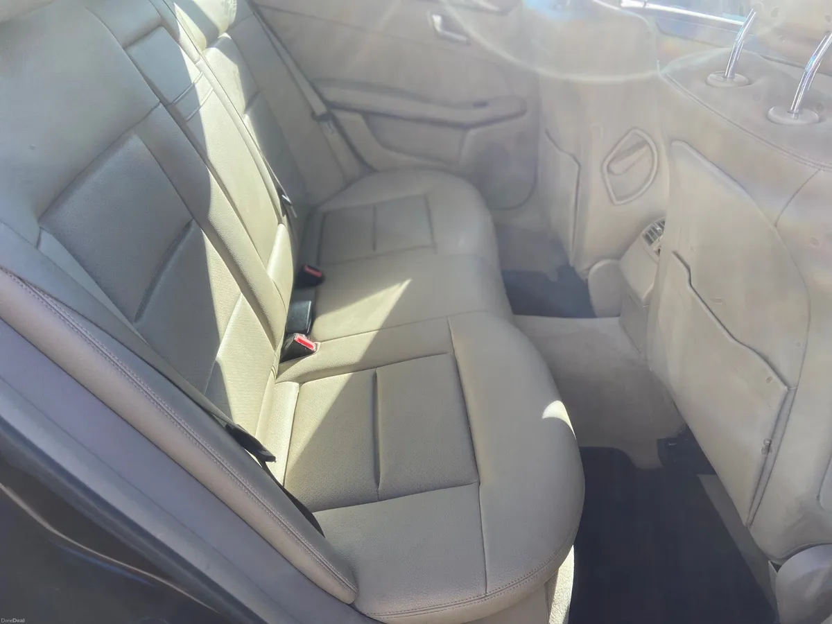 2011 MERCEDES E220 NCT 05/27 - Image 6