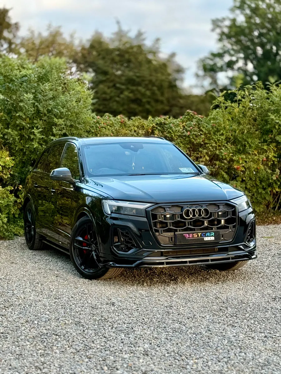 2025 Audi Q7 55 TFSI e quattro SLine PHEV - Image 1