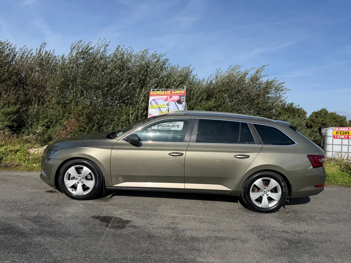 Skoda Superb 2017 - Image 2