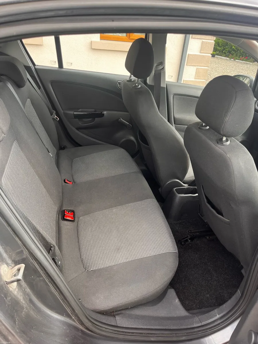 Opel Corsa 2011 - Image 4