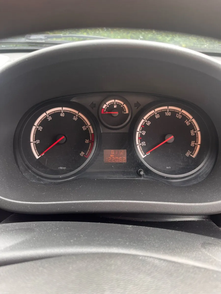 Opel Corsa 2011 - Image 6