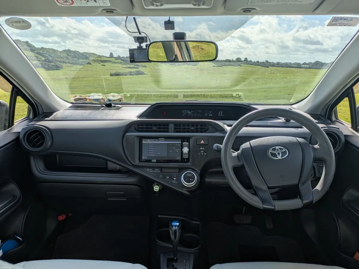 Toyota Aqua 2016 - Image 3