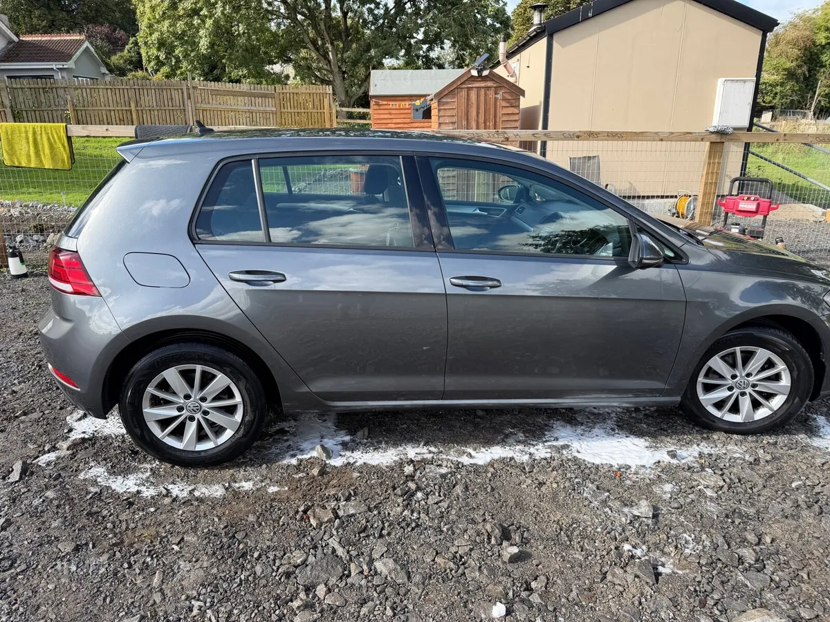 Volkswagen Golf - Image 4