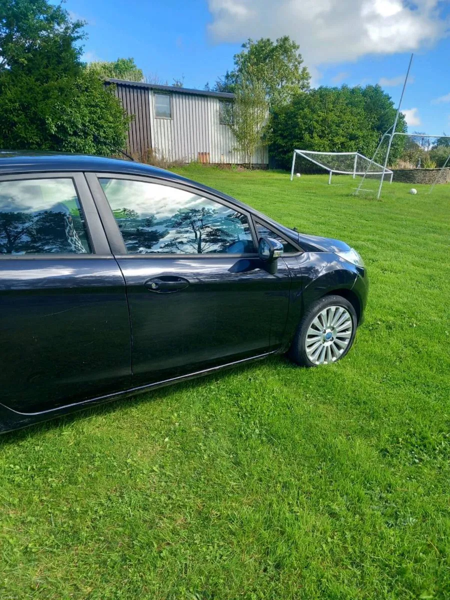 Ford Fiesta Edge 2011 - Image 2