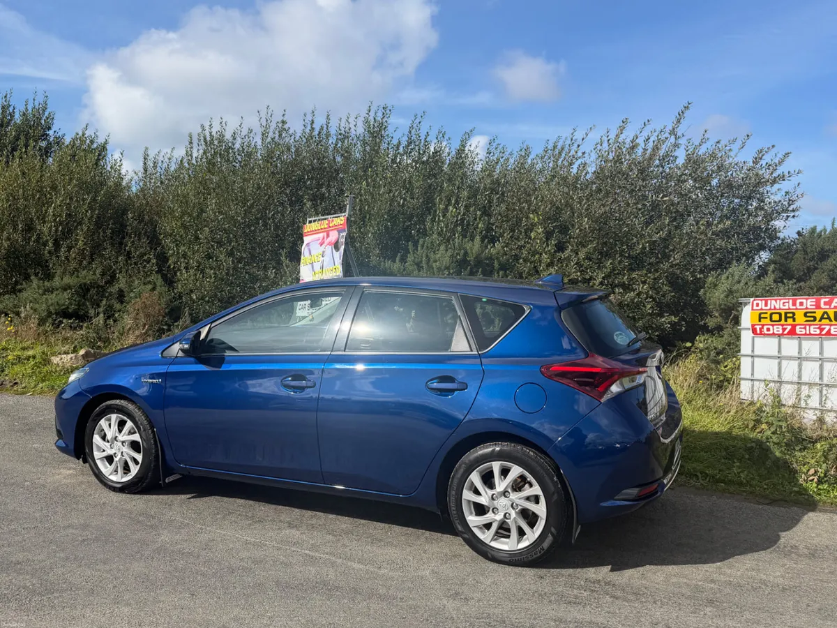 Toyota Auris 2017 - Image 3