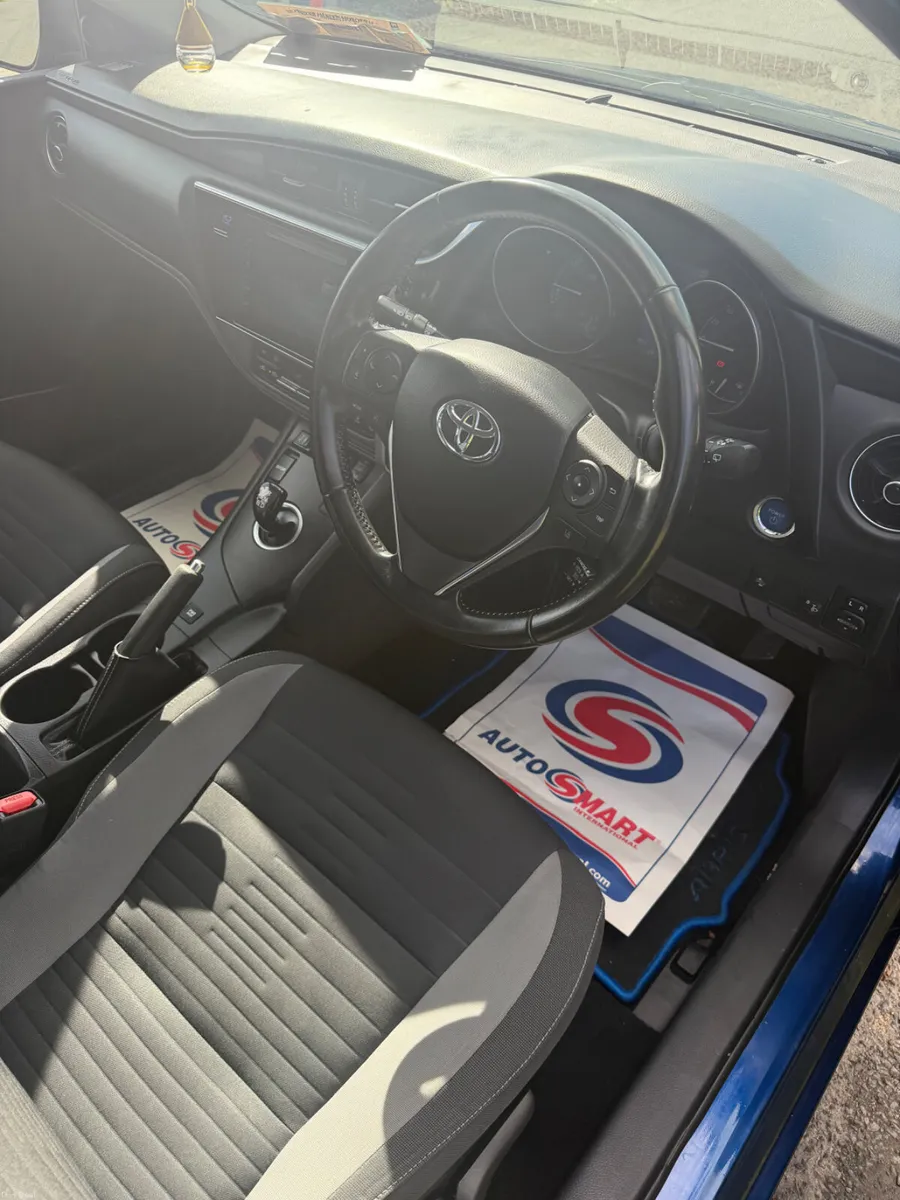 Toyota Auris 2017 - Image 6
