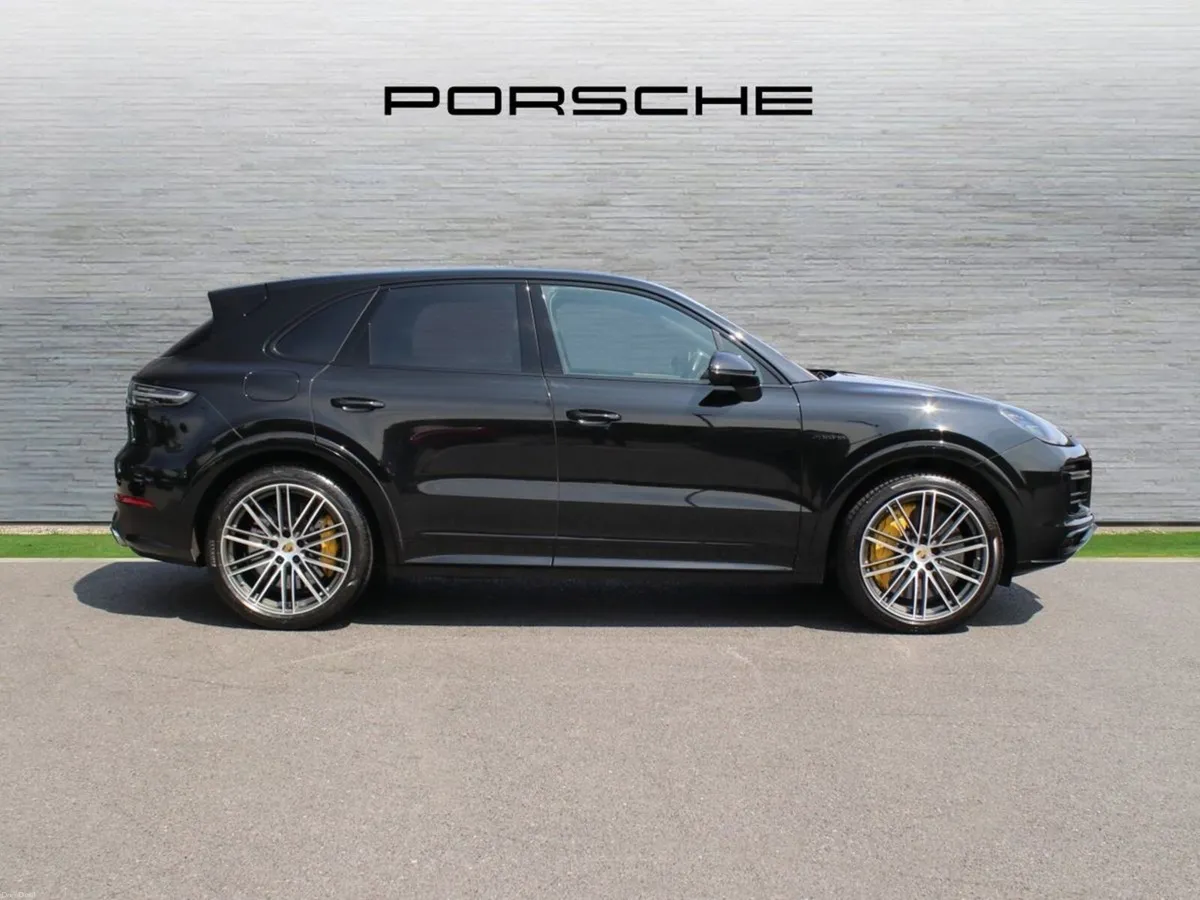 Porsche Cayenne  E-Hybrid - Image 4