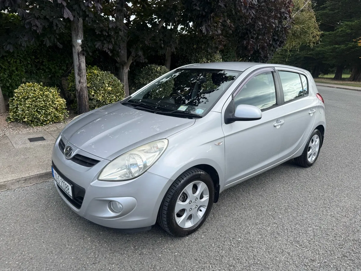 Hyundai i20 petrol low km  NCT 9/27 - Image 3