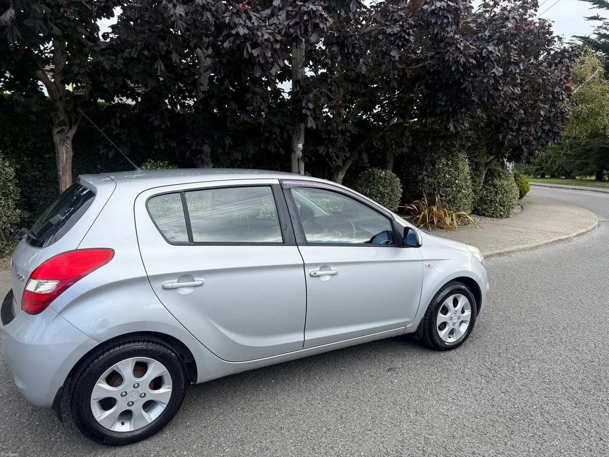 Hyundai i20 petrol low km  NCT 9/27 - Image 6