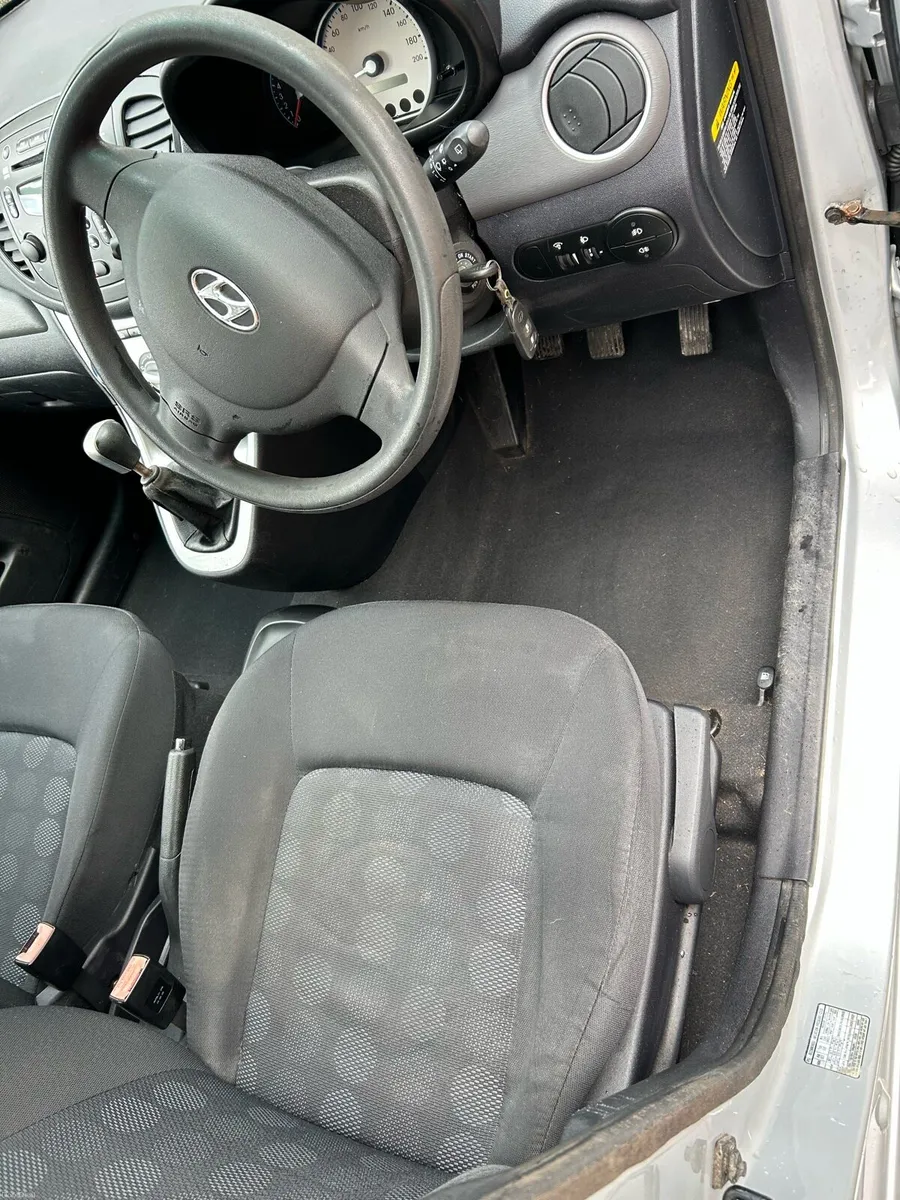 Hyundai i10 ONLY 77000 KM - Image 5