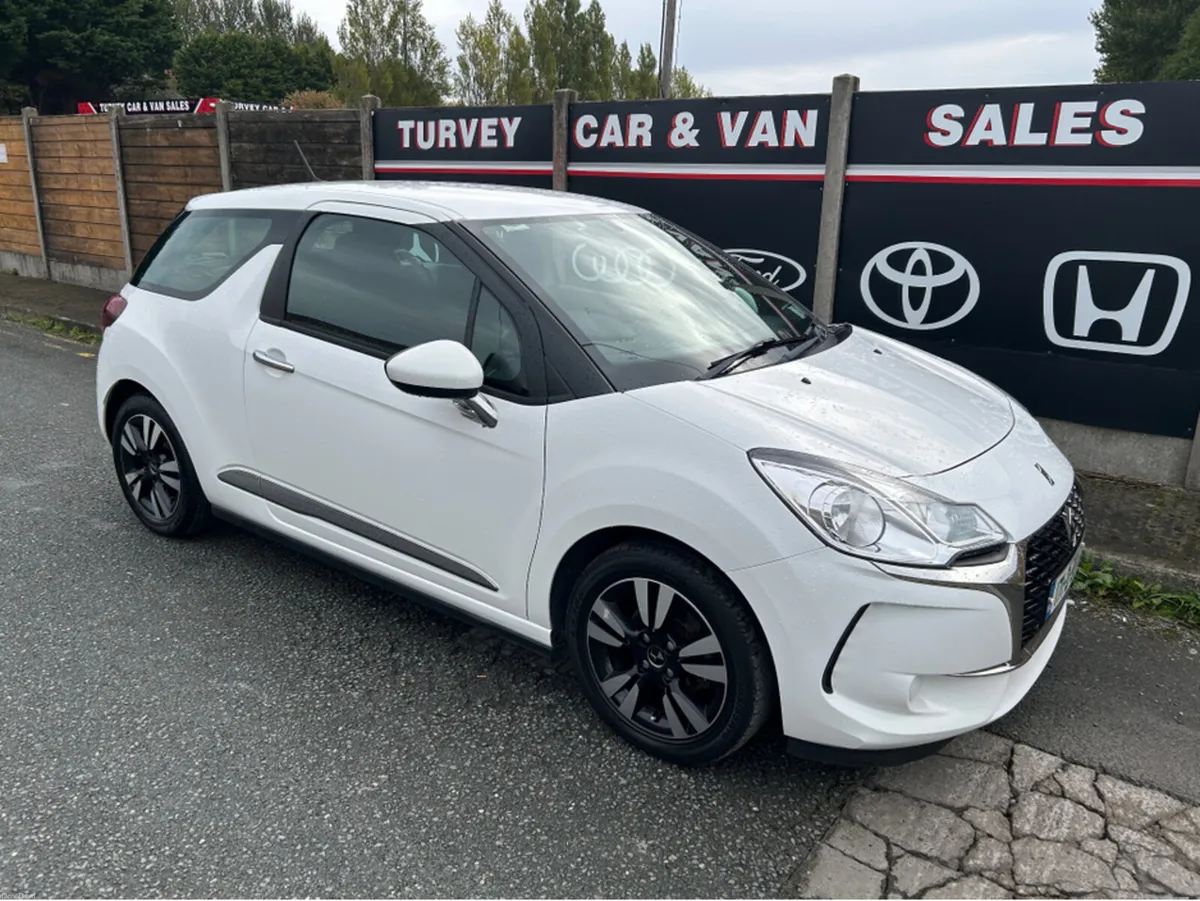 DS Automobiles DS 3 1.2 PURETECH CONNECT CHIC 3DR - Image 2