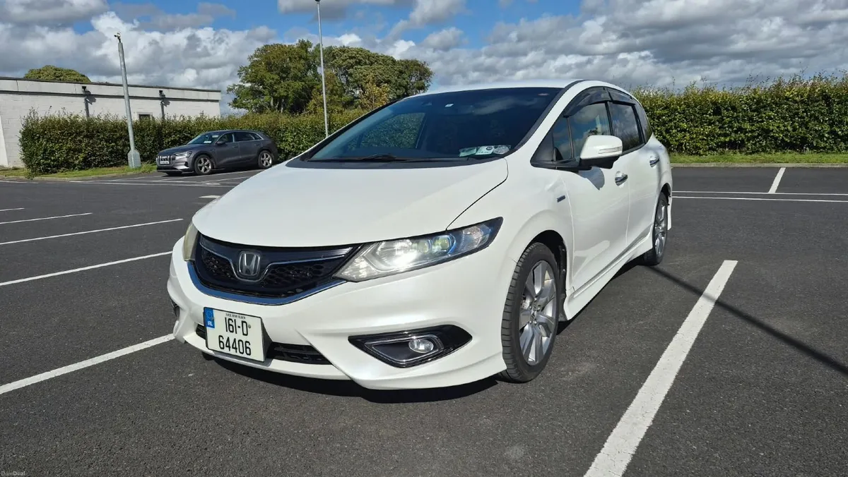 2016 HONDA JADE 1.5, HYBRID (6 seater) - Image 1