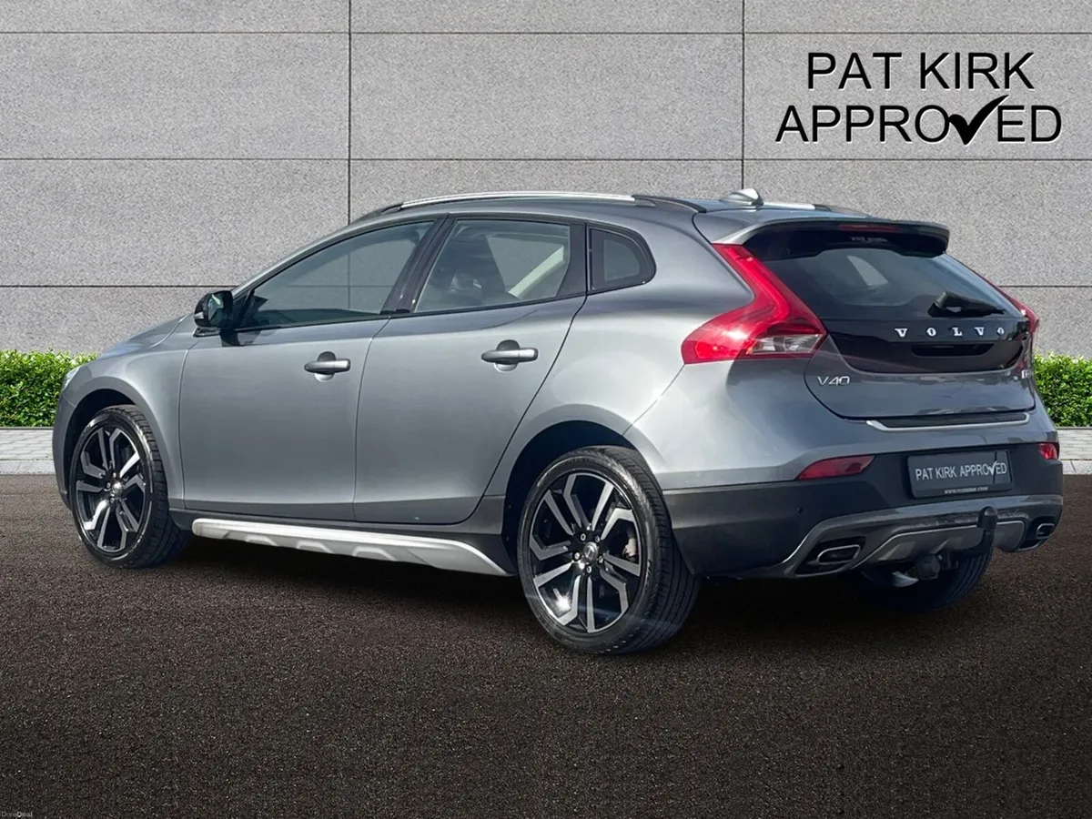 Volvo V40 D3 [4 Cyl 152] Cross Country Edition 5dr - Image 2