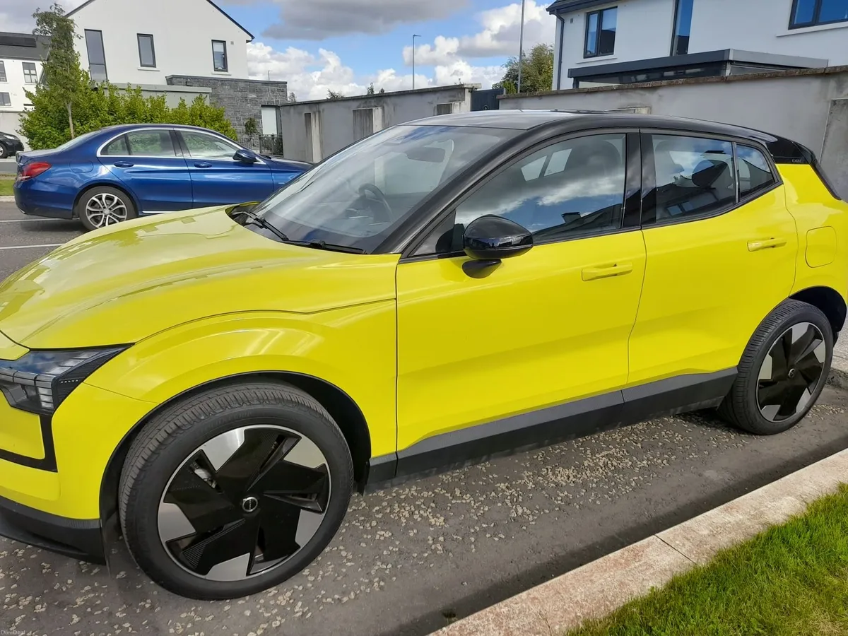 Volvo EX30 Plus Extended Range 2024 - Image 1