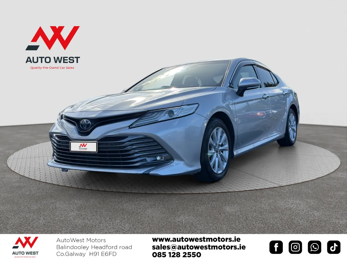2019 Toyota Camry Self Charging Hybrid Automatic - Image 3