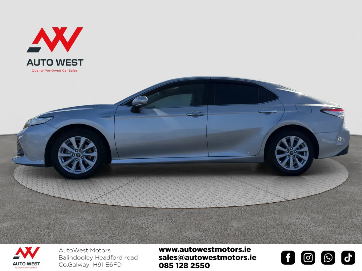 2019 Toyota Camry Self Charging Hybrid Automatic - Image 4
