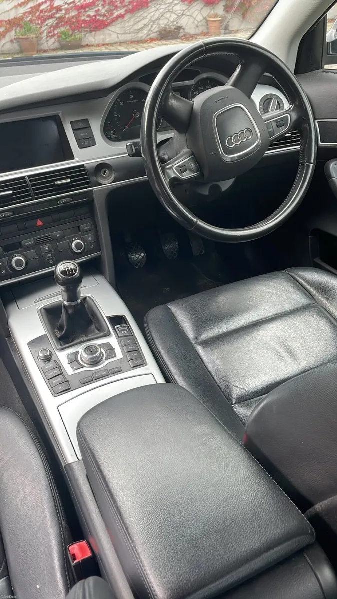 Audi A6 2010 - Image 1
