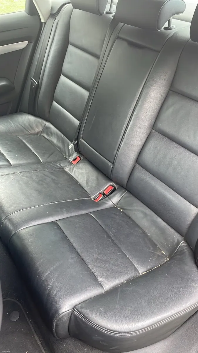 Audi A6 2010 - Image 2