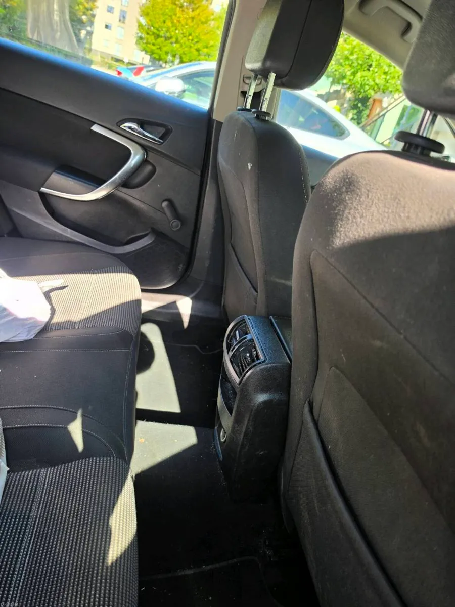 Car - Image 3