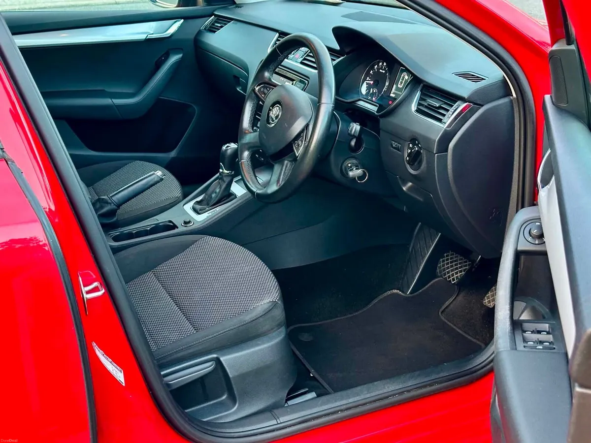 Skoda Octavia 2015 Automatic - Image 6