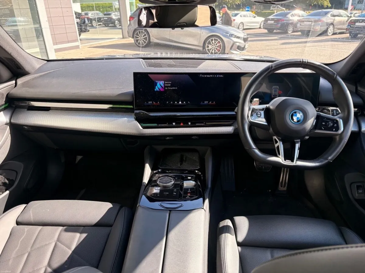 BMW 5-Series 530e M Sport Touring - Image 4