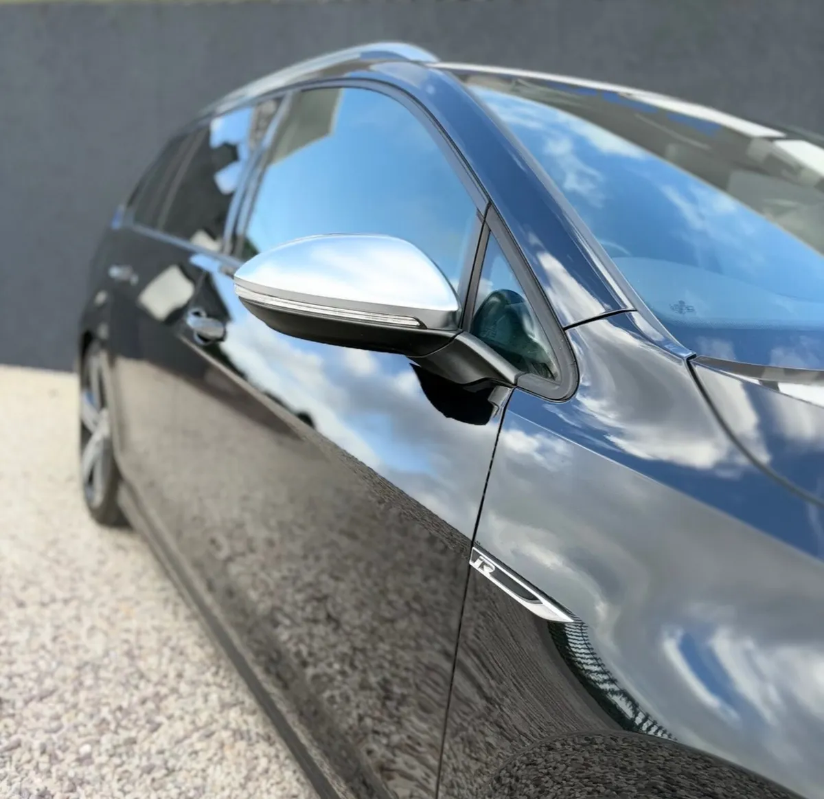 Volkswagen Golf R Estate 2.0 Automatic 2015 - Image 3