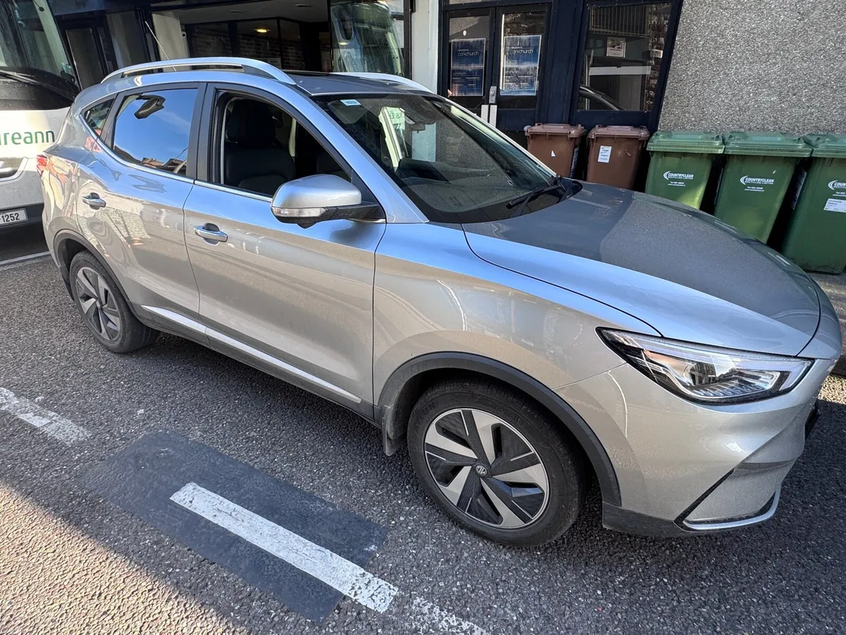 MG ZS 2024 Long Range - Image 2