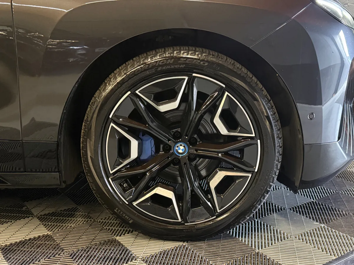 232 BMW iX40 M-Sport XDrive - Image 4