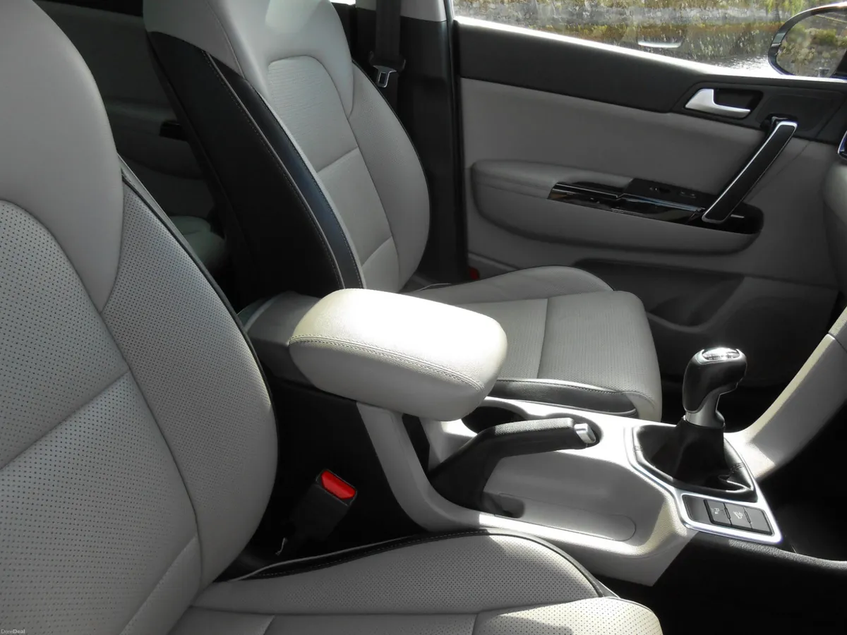 Kia Sportage K3 Leather Diesel Manual 2020 - Image 4