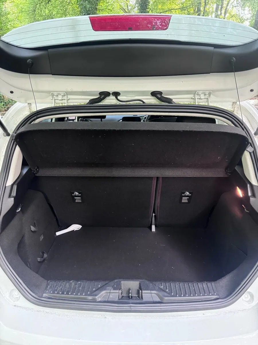 2017 Ford Fiesta - Image 6