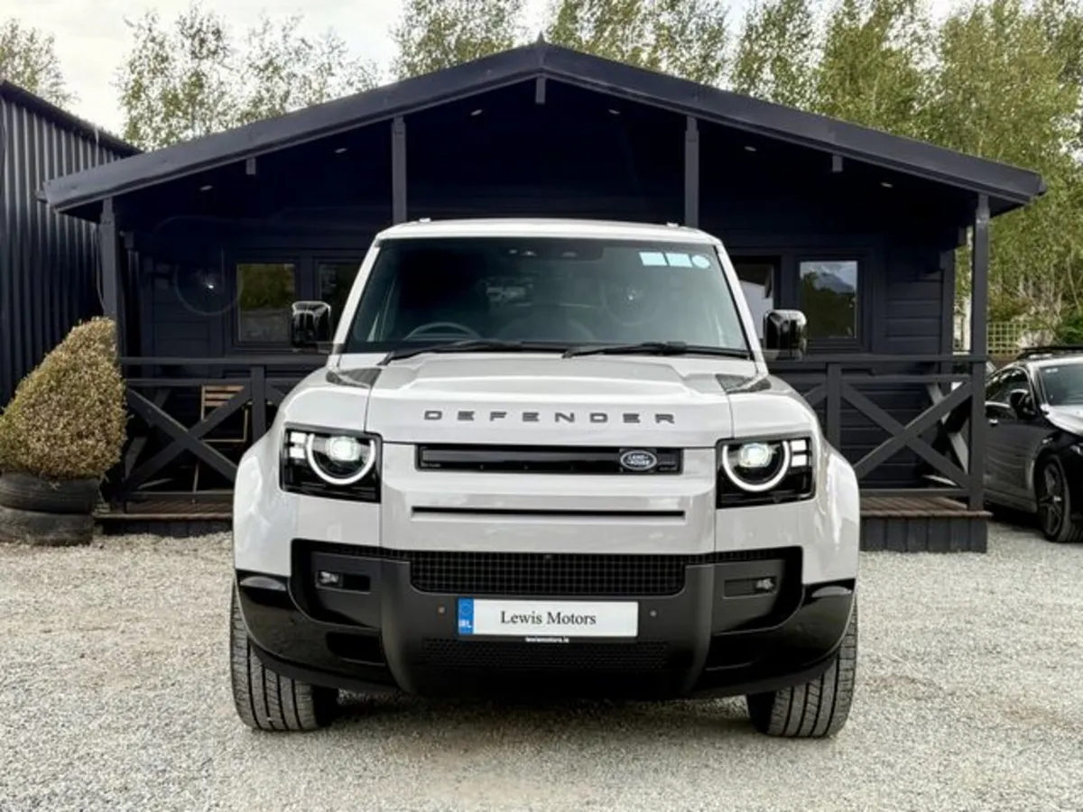 Land Rover Defender X-DYNAMIC HSE P300E - Image 2