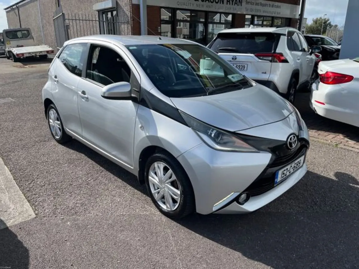 Toyota Aygo 1.0 X-play 4DR - Image 2