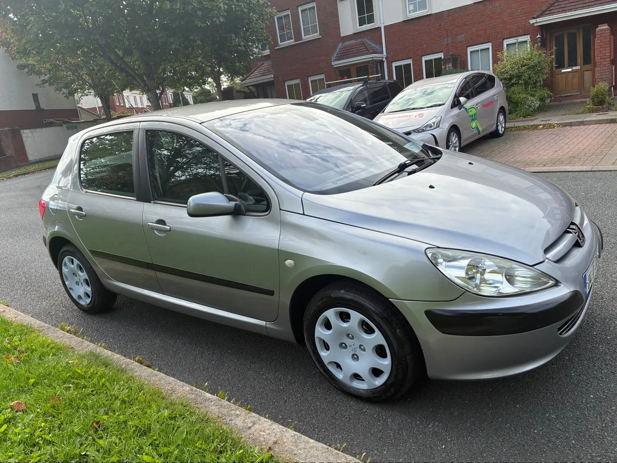 Peugeot 307 petrol automatic - Image 1