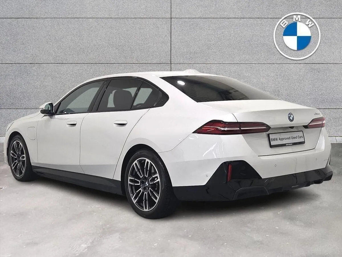 BMW 5-Series 530e M Sport Saloon - Image 2
