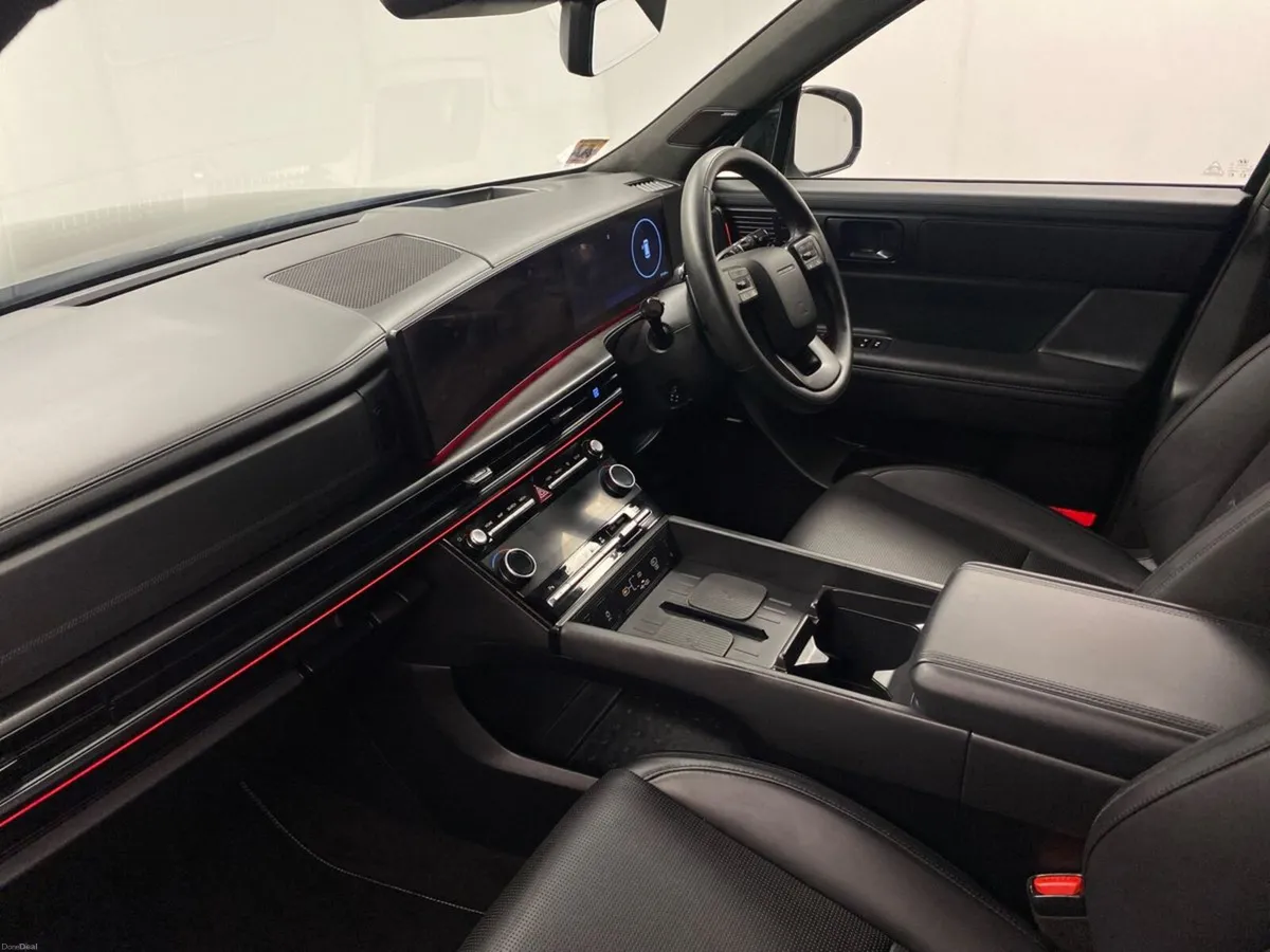 Hyundai Santa Fe 1.6 PHEV 4WD Premium - Image 2