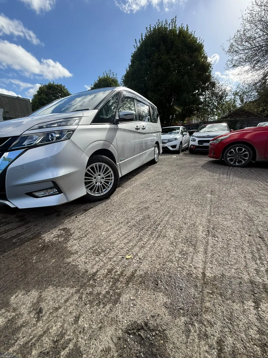 Nissan Serna highway star 2017 - 8 seater - Image 3