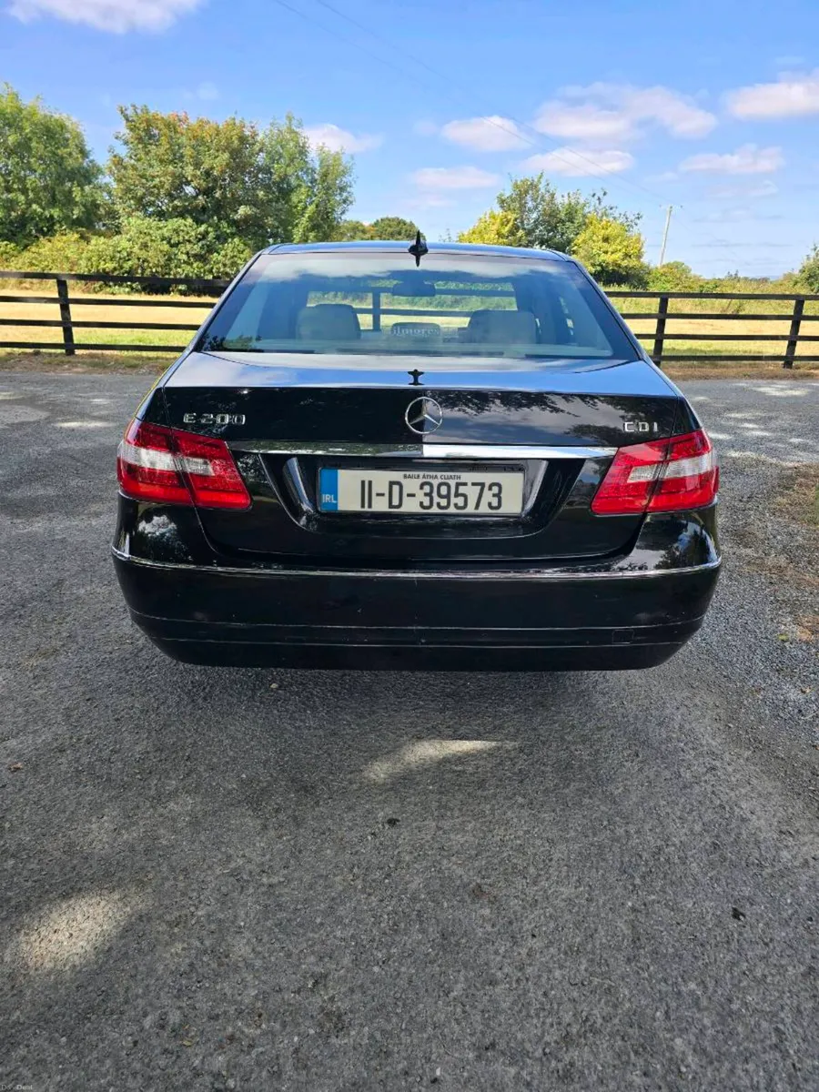 2011 Mercedes Benz E200 - Very Clean Car - Image 6