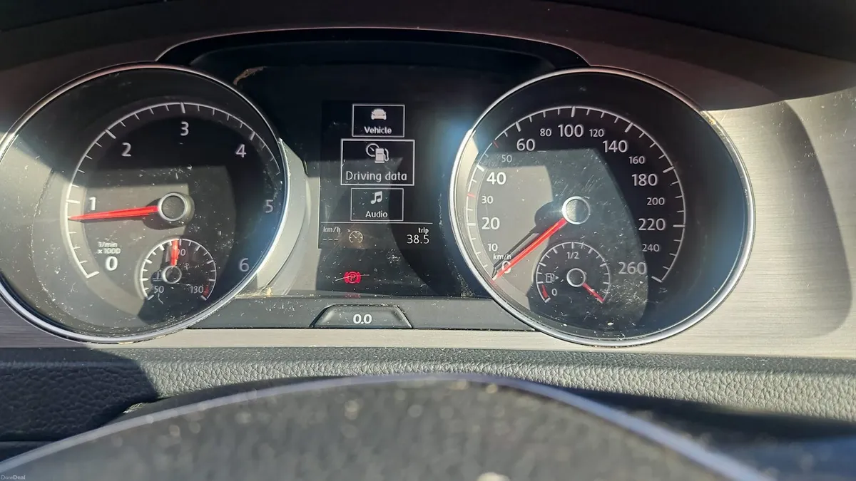 Volkswagon golf - Image 4