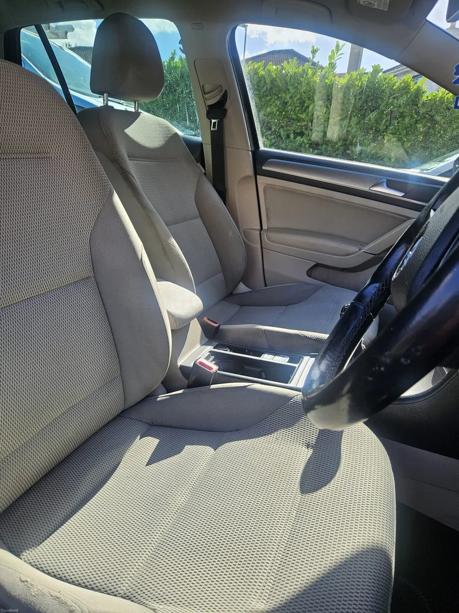 Volkswagon golf - Image 6