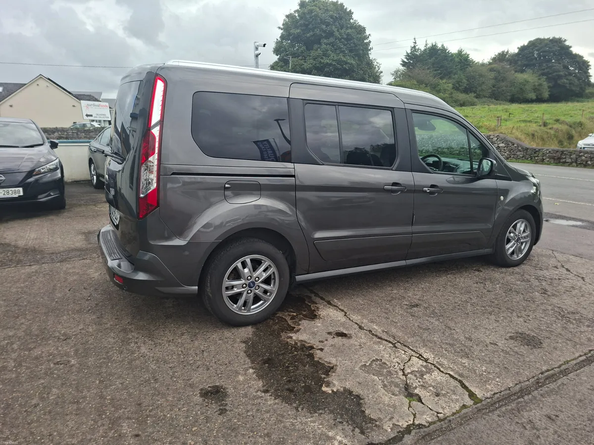2022 Ford Tourneo Connect 7 Seater - Image 2